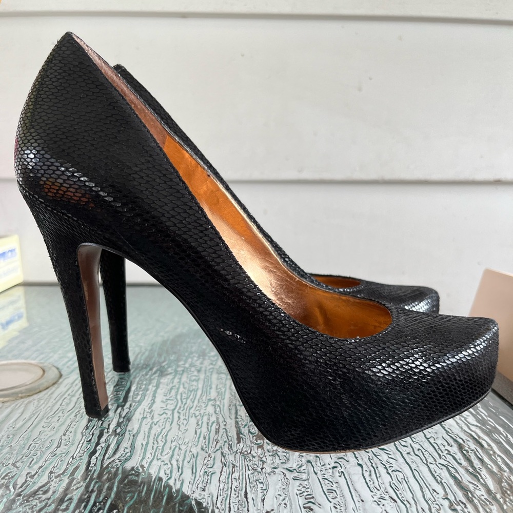 BCBG Generation Parade Leather Heels Size 8.5